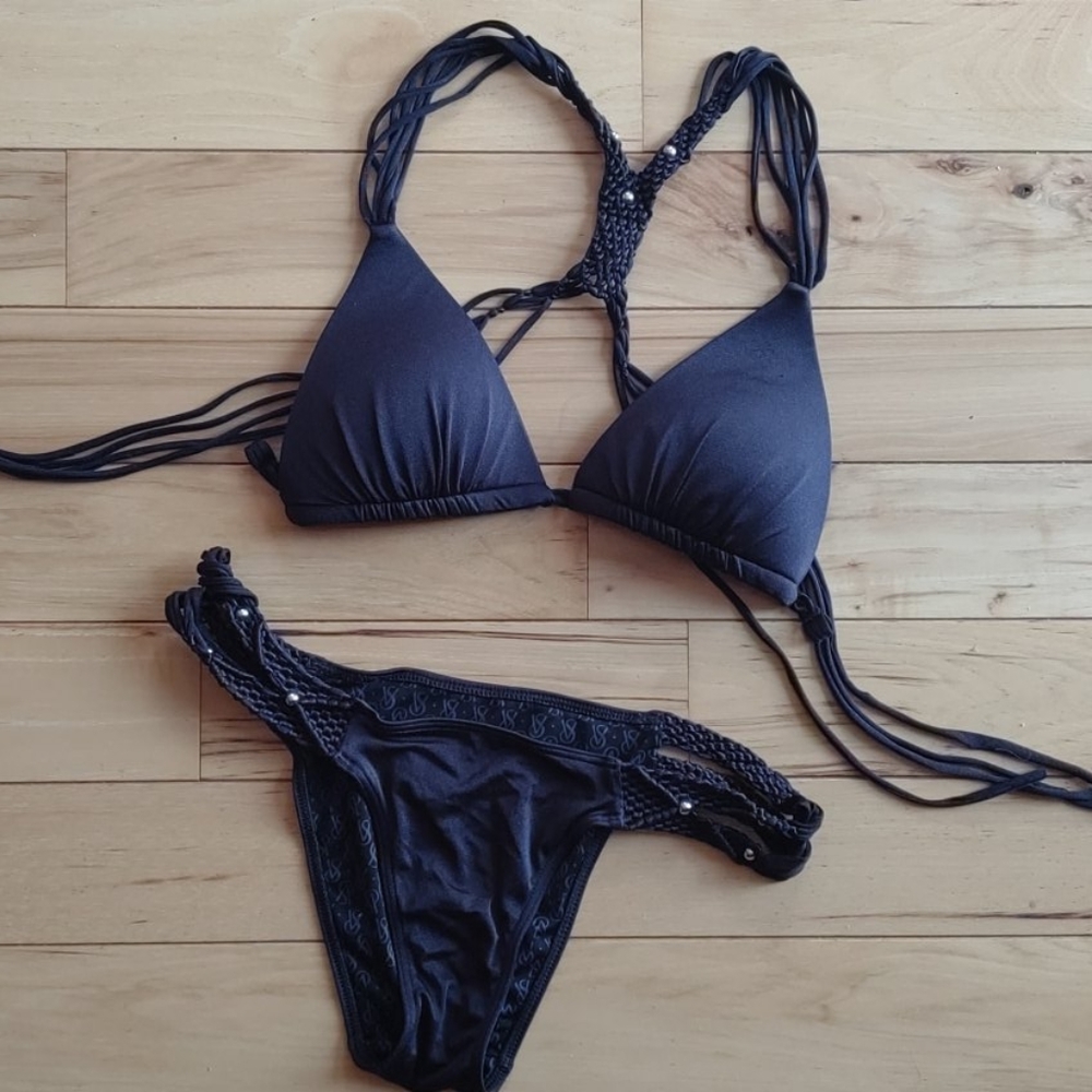Rare new Victoria's secret crochet macrame bikini